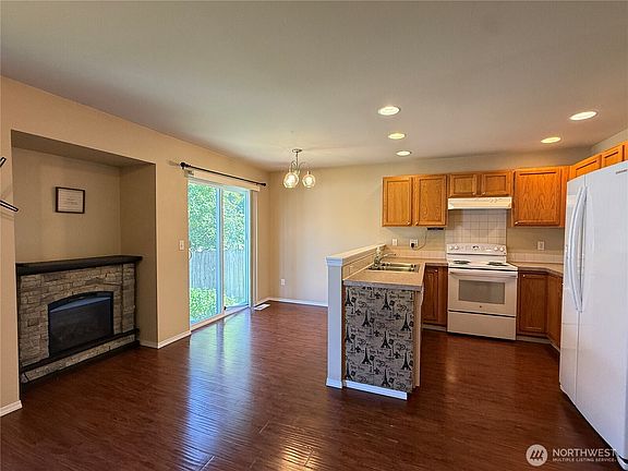 5th image of 1424 Blackberry Drive