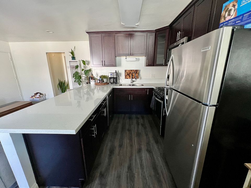 Gourmet Kitchen with Dishwasher