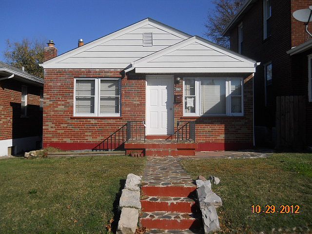 1st image of 3965 Tholozan Ave