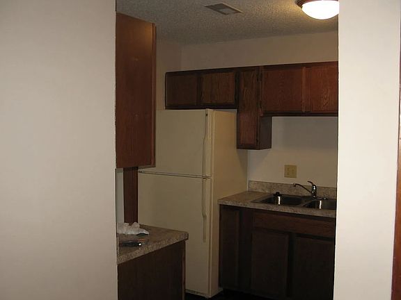 3rd image of 137 NW 17th St #3