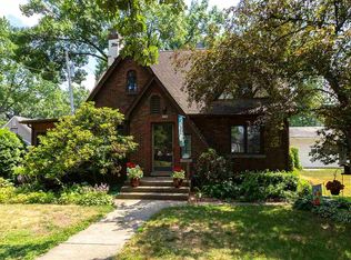 2953 Middle Rd, Davenport, IA 52803