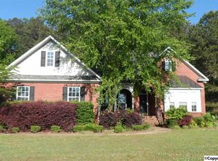 80 Fox Chase Dr, Hokes Bluff, AL 35903