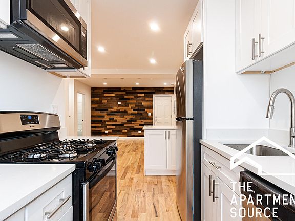 2nd image of 1631 N Honore St #3F