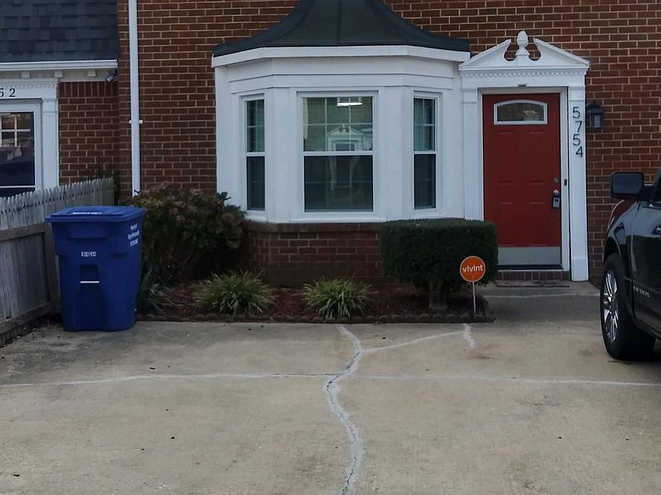Front of 5754 Rivermill