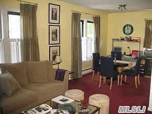 5th image of 9822 Metropolitan Ave