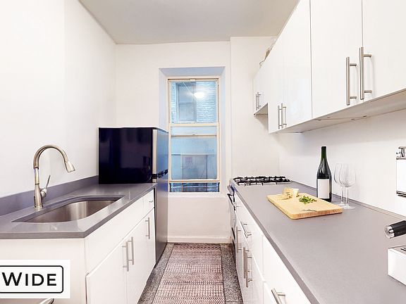 3rd image of 155 E 92nd St APT A