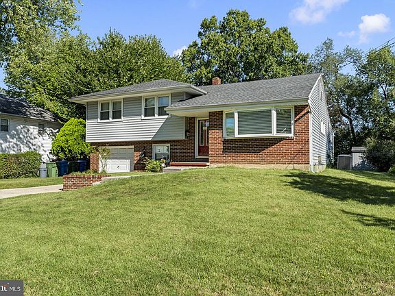 3rd image of 409 Bradford Rd