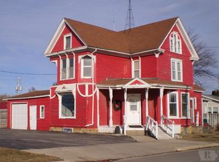 707 4th St NE, Hampton, IA 50441