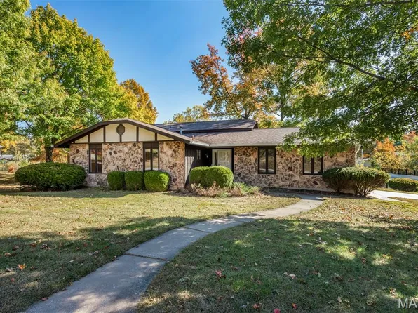 154 Shelburne Dr, Saint Charles, MO 63301