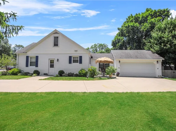 45 Elm Rdg, Mattoon, IL 61938