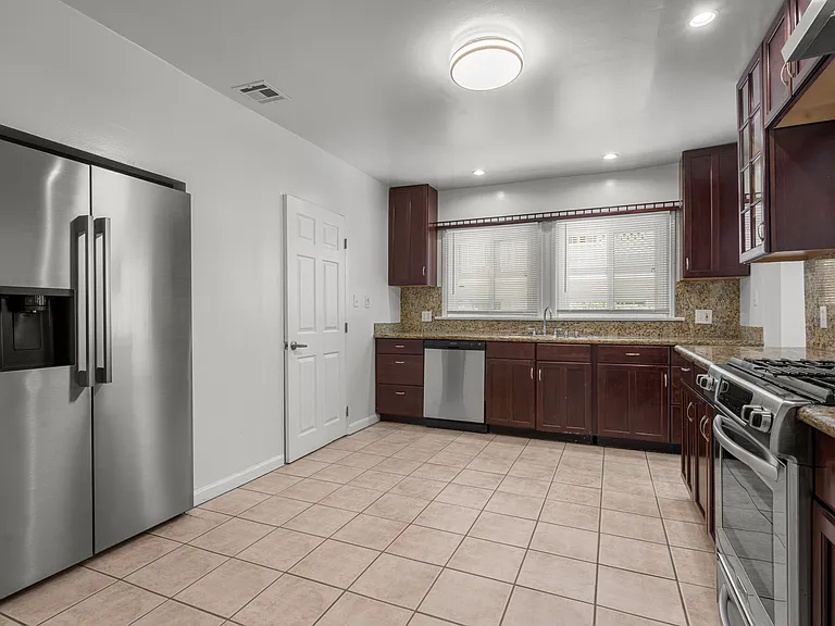 1030 N Spaulding Ave #1030 — Photo 31