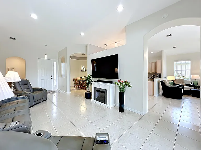 1343 Shoreline Cir — Photo 10