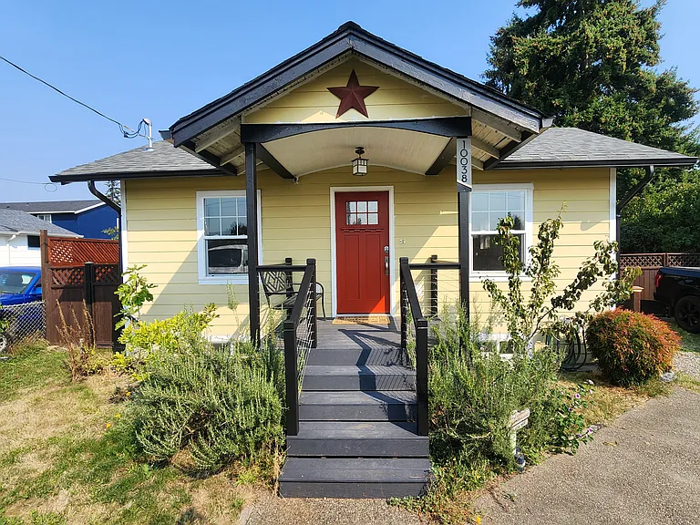 10038 6th Ave SW #1 — Photo 1