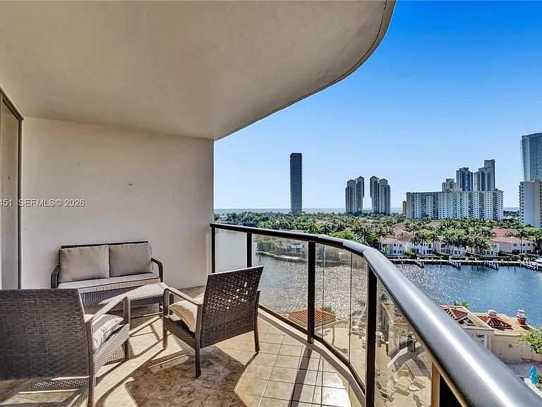 19667 Turnberry Way #9B — Photo 4
