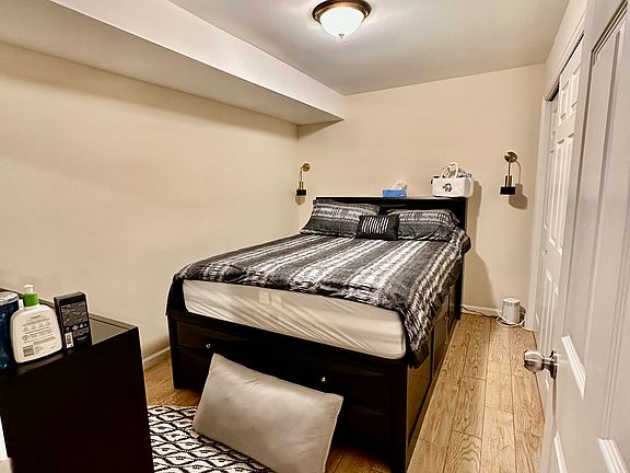 2nd image of 3160 Fairmount Ave #1