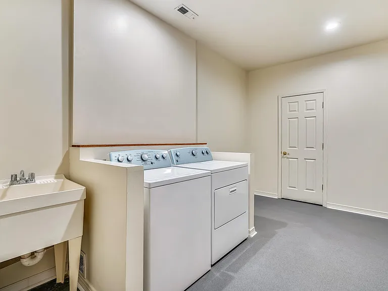 5205 Columbia Rd #9 — Photo 11