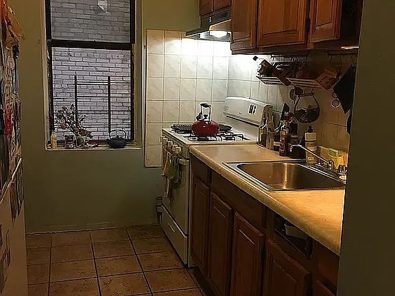 2nd image of 605 Rugby Rd APT 7