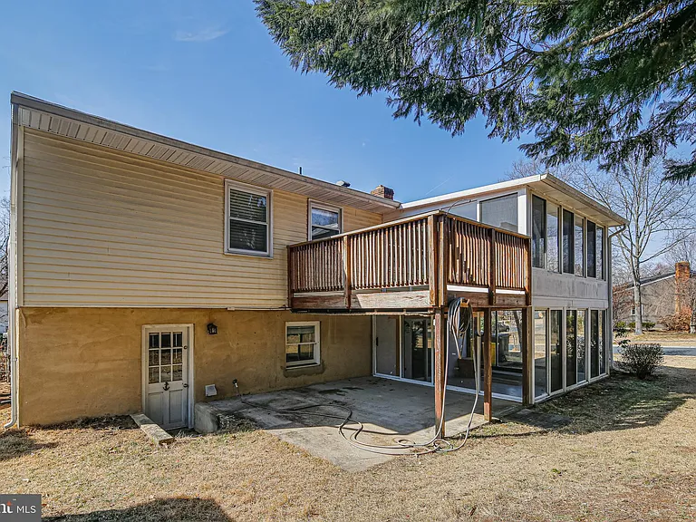 510 Retford Dr — Photo 34