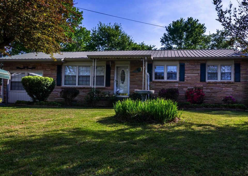 1st image of 319 Woodlawn Dr