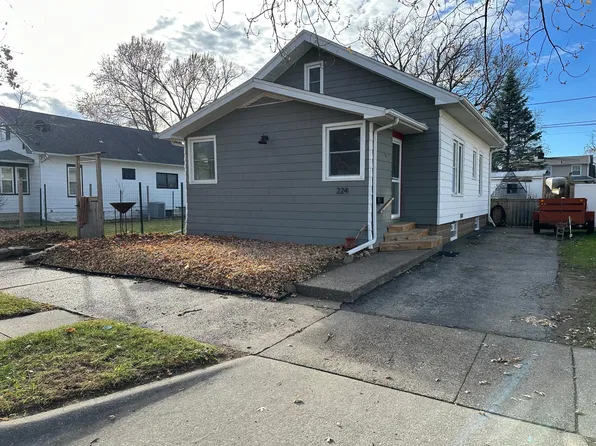 224 21st Pl S, La Crosse, WI 54601