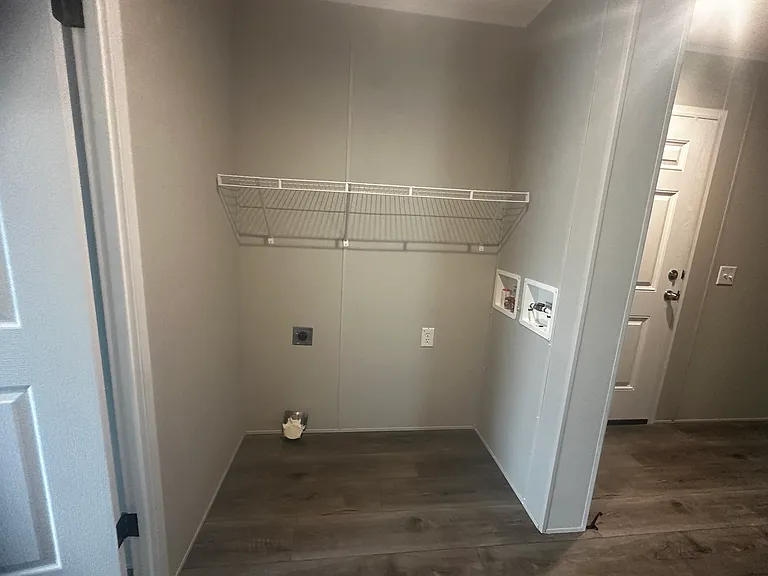 588 Hamilton St — Photo 9