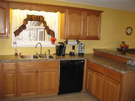 3rd image of 42 Grisham Dr
