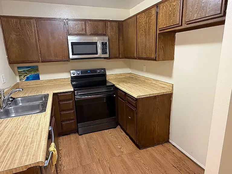2 bed, 800 sqft, $1,750 — Photo 1