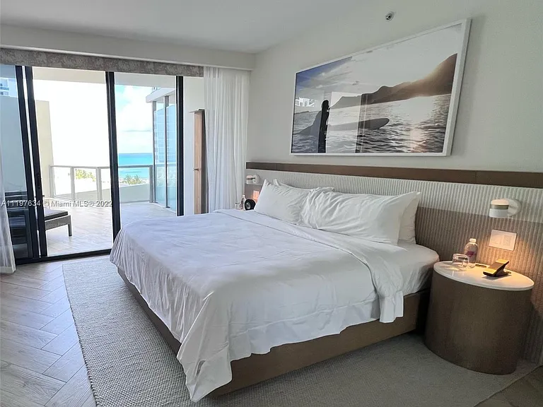 2201 Collins Ave #40 — Photo 9