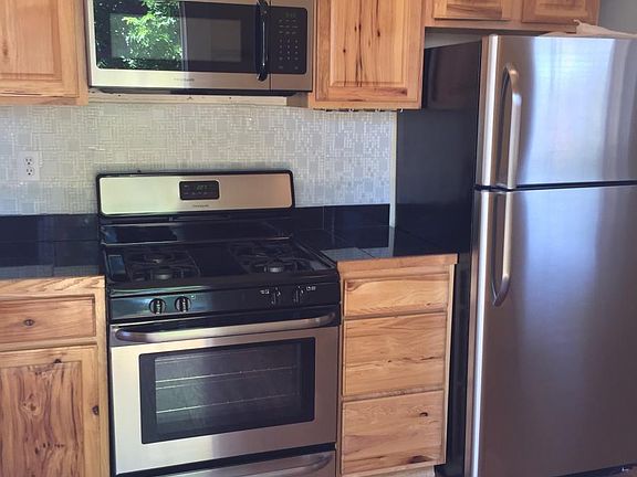 4th image of 302 Avenue C NE