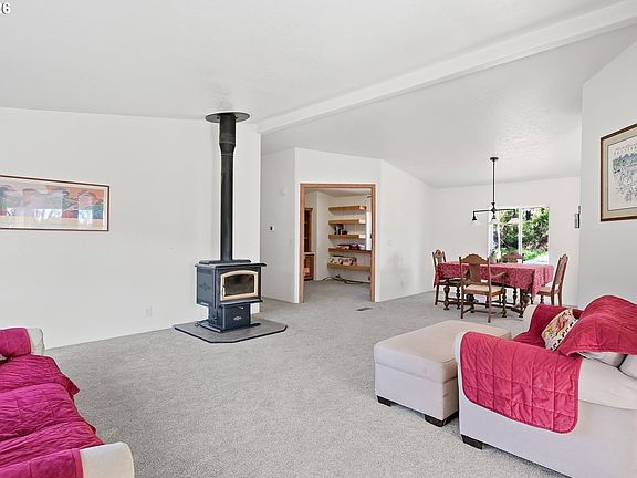 4th image of 25205 NW Mount Richmond Rd