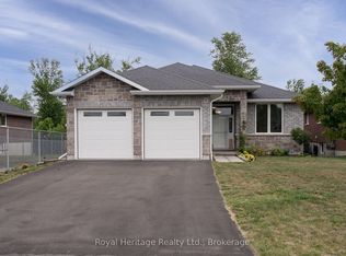 22 Lanark Dr, Belleville, ON K8N0G7