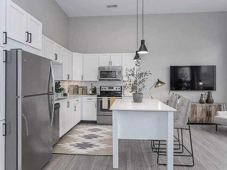 Liberty Center Apartments — Photo 1