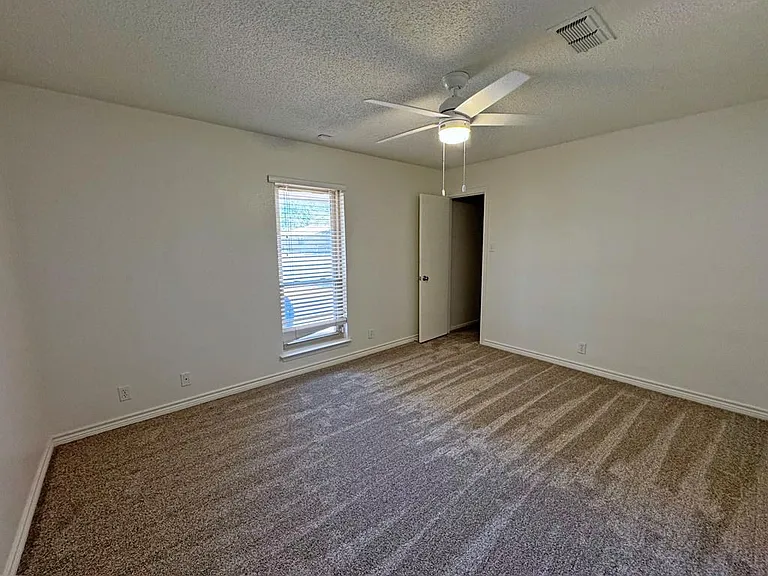 4027 Angelina Dr — Photo 26