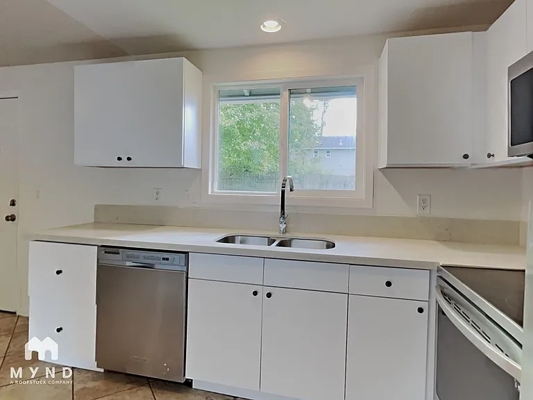 8612 Sw Ctr — Photo 23