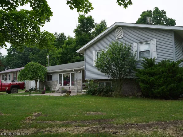 5836 Lake Crest Dr, Columbiaville, MI 48421