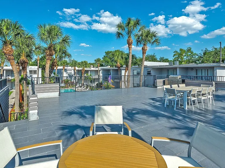 Azure East — Photo 18