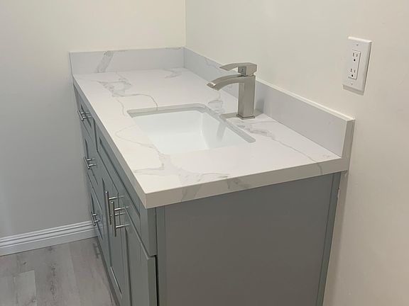 3rd image of 2124 Garnet Ave #1