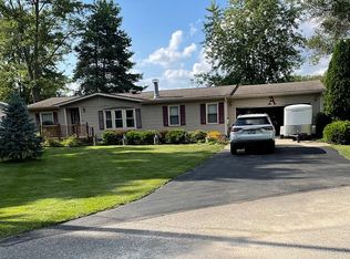 3581 E Shore Dr, Weidman, MI 48893