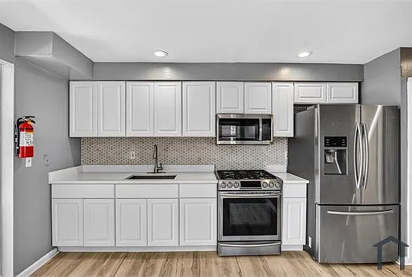 217 Orange Ave #2R — Photo 9