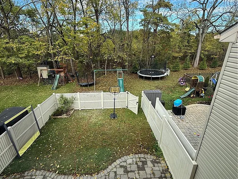 4528 Bellflower Way — Photo 26