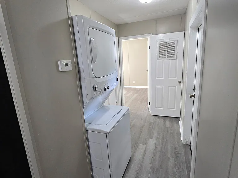 2812 Desert St — Photo 4