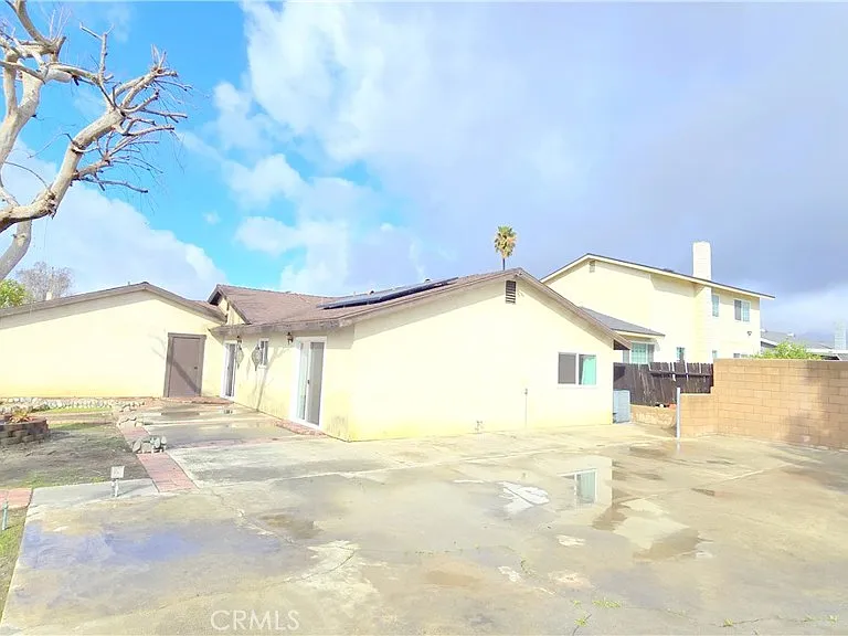 1368 N Balboa Ave — Photo 15
