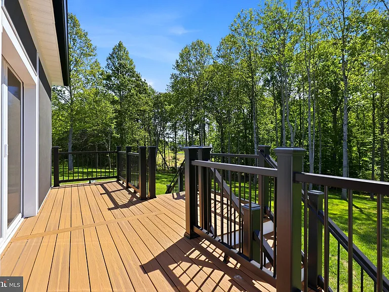 301 Kingdom Dr — Photo 13