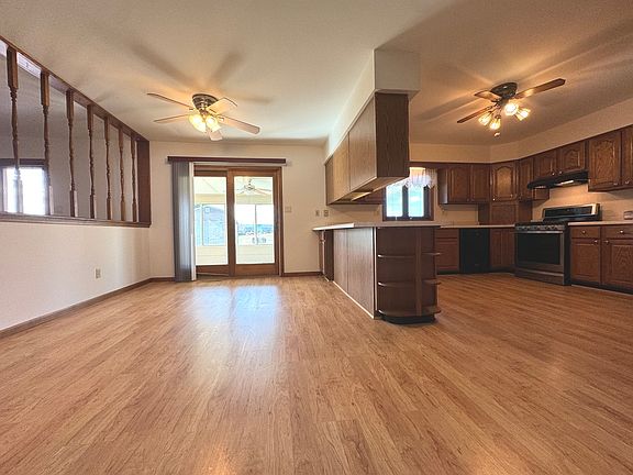 4th image of 567 Independence Dr