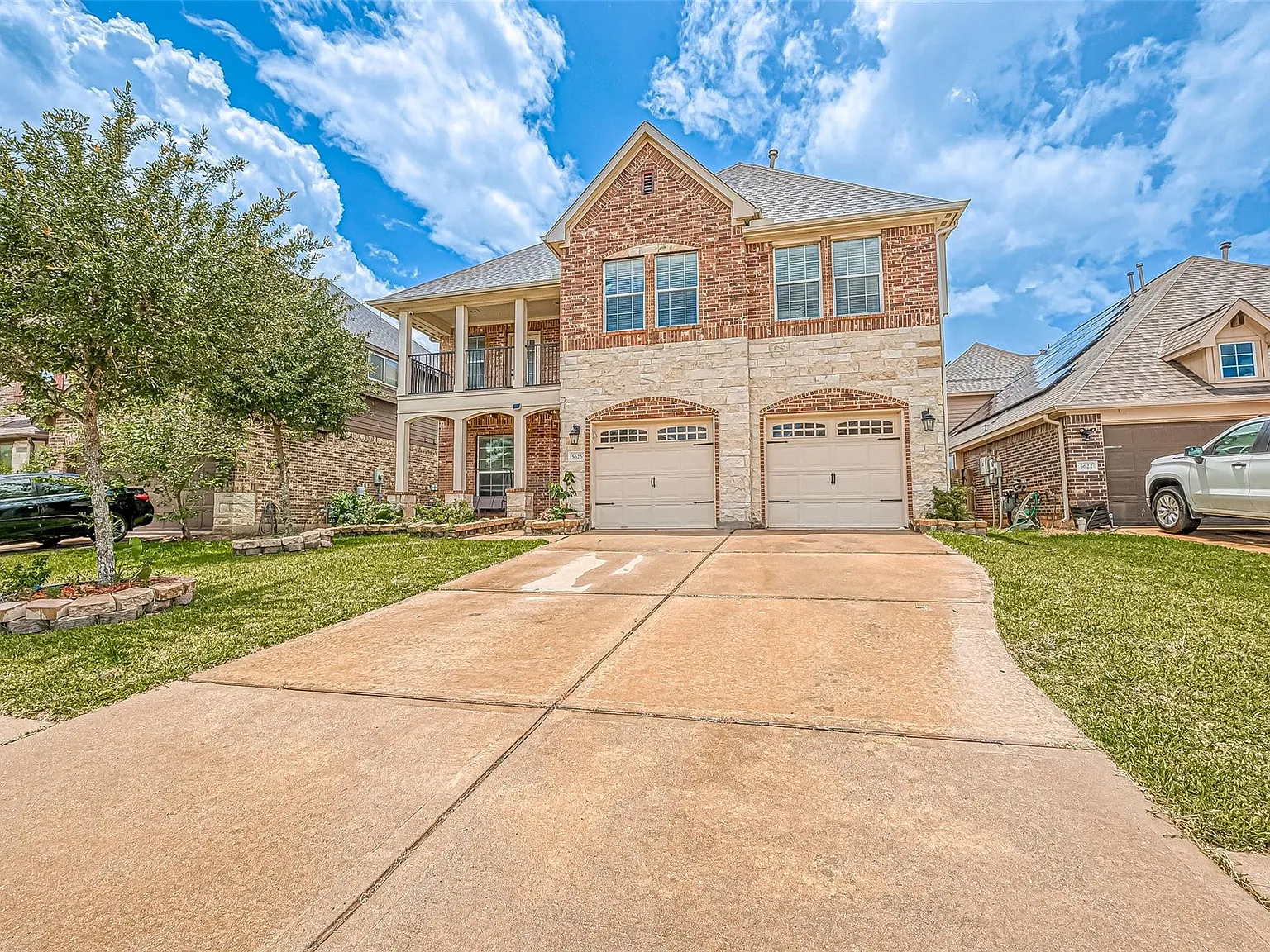 4 bed, 2.5 bath, 2700 sqft, $2,800 — Photo 3
