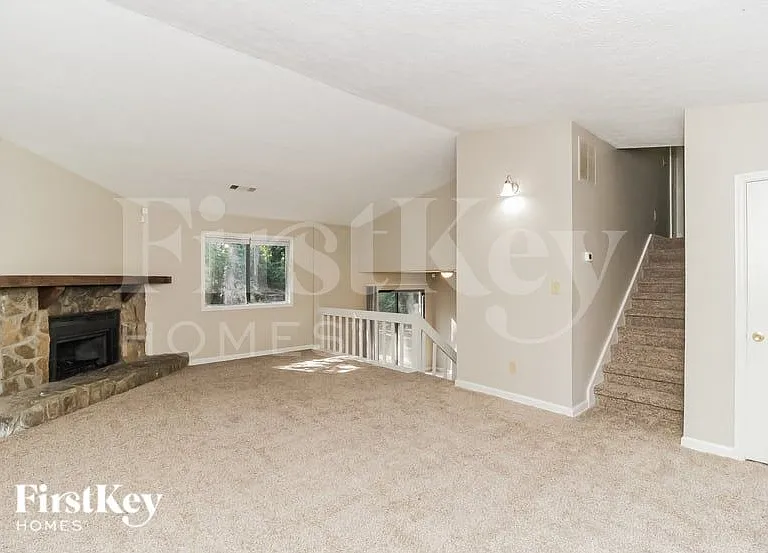 5211 Scarbrough Ln — Photo 2