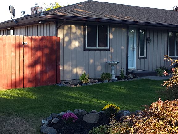 side front gate access