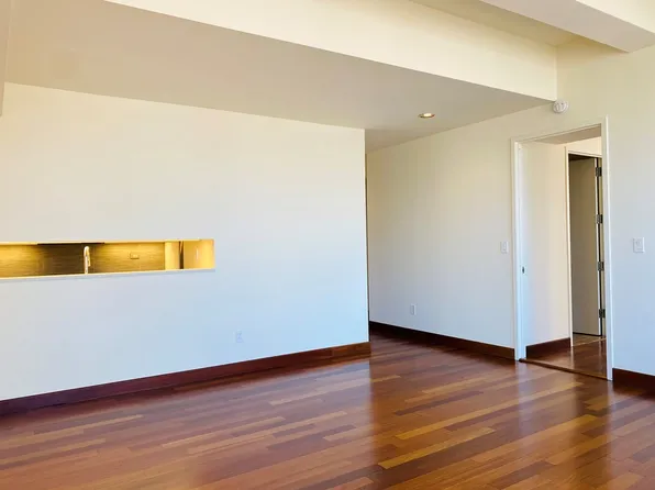 305 East 63rd Street image 5 of 13