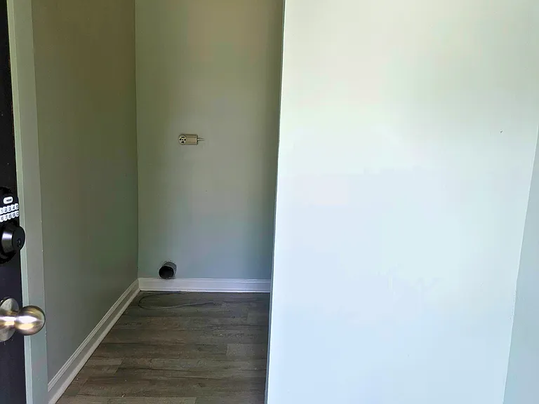3336 Myra St — Photo 4