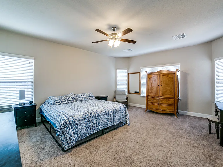 8916 Monument Parke — Photo 15